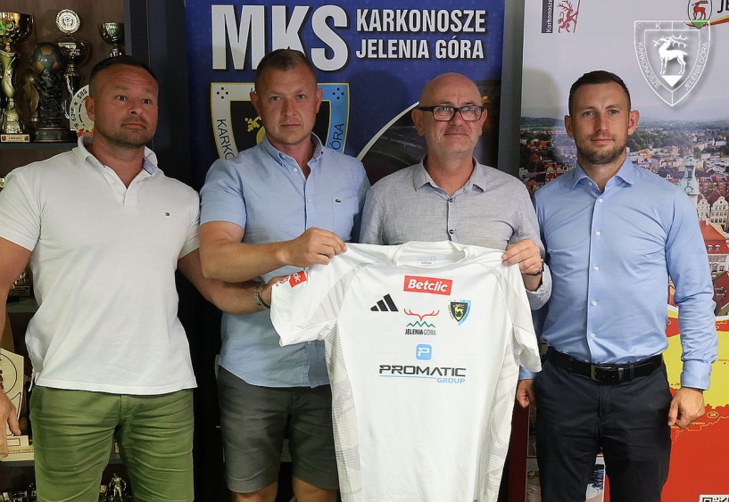 Trener przedstawił się kibicom